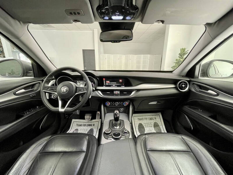 2018 Alfa Romeo Stelvio Sport