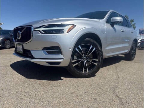 2019 Volvo XC60 T8 eAWD Momentum