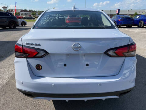 2025 Nissan Versa SV