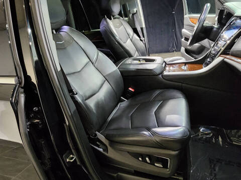 2017 Cadillac Escalade Luxury