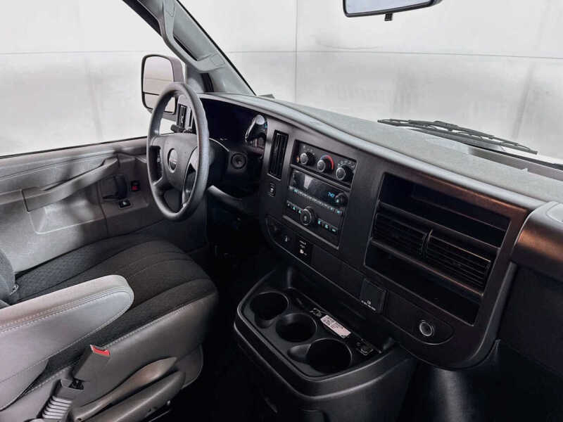 2024 GMC Savana 2500