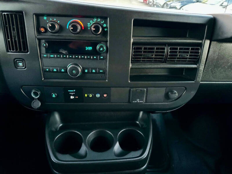 2022 Chevrolet Express 3500