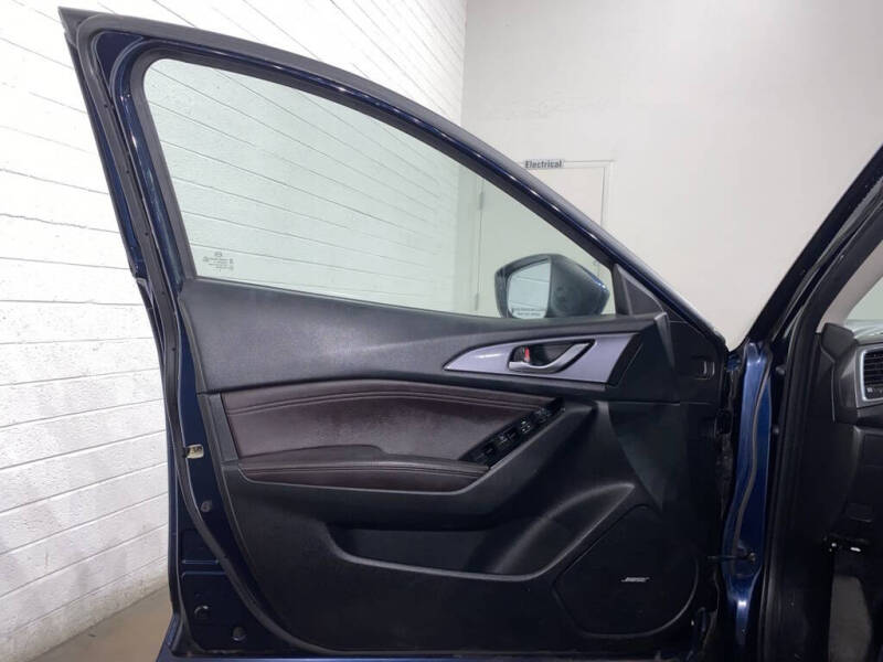 2017 Mazda MAZDA3 Grand Touring