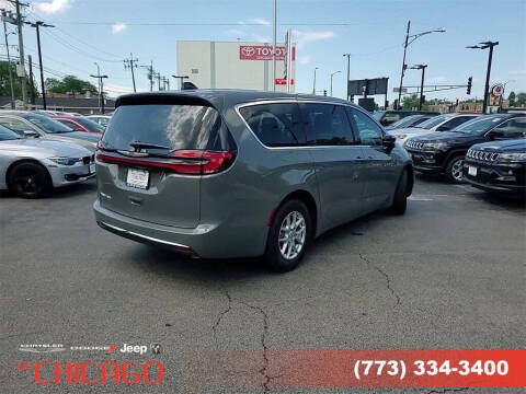 2025 Chrysler Pacifica Select