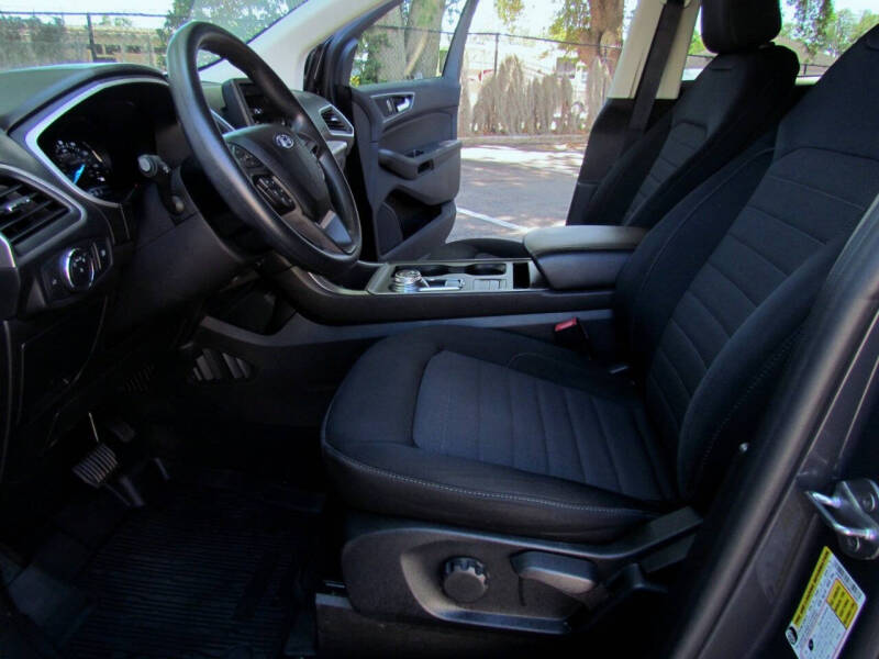 2021 Ford Edge SE