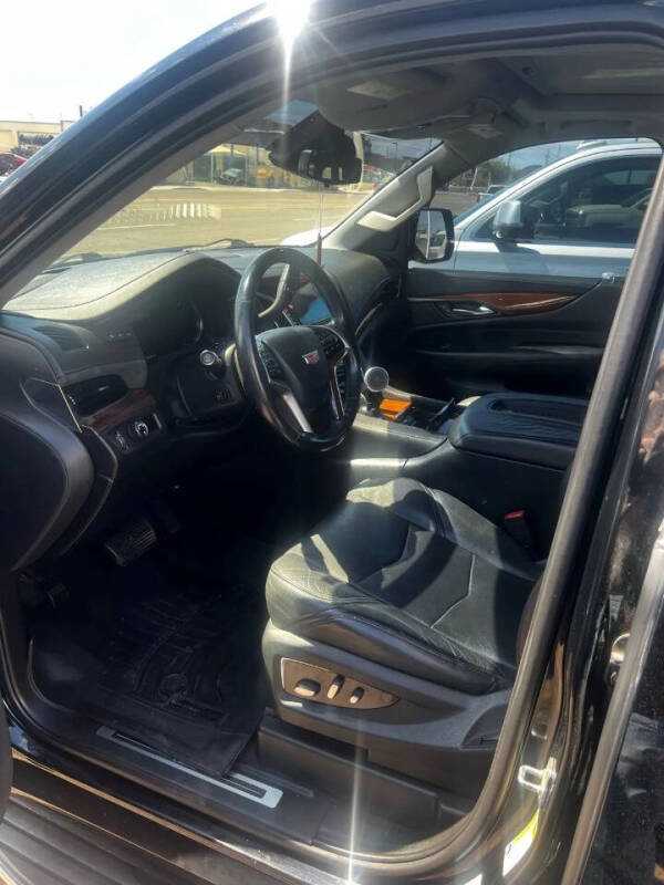 2018 Cadillac Escalade ESV Luxury