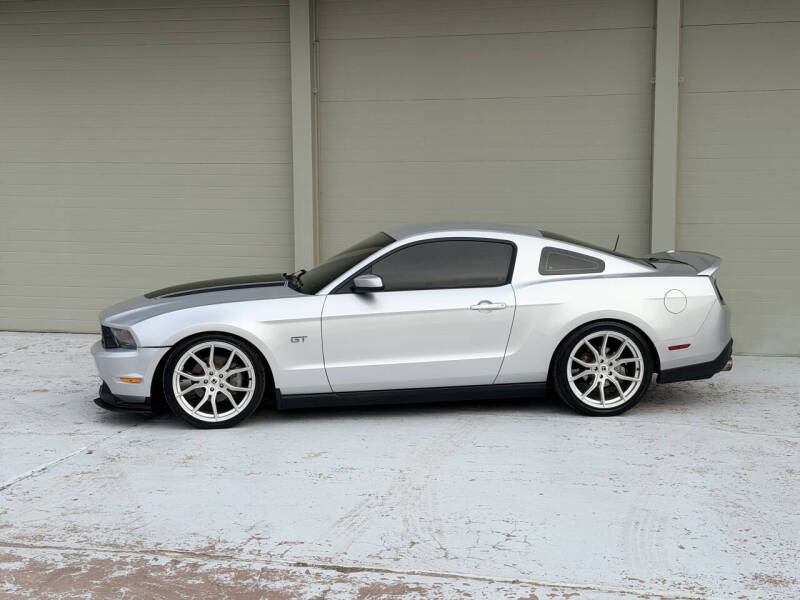 2010 Ford Mustang GT Premium's photo