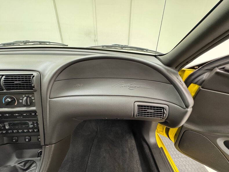 2001 Ford Mustang SVT Cobra