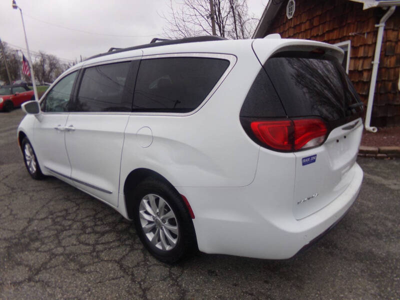 2017 Chrysler Pacifica Touring Plus