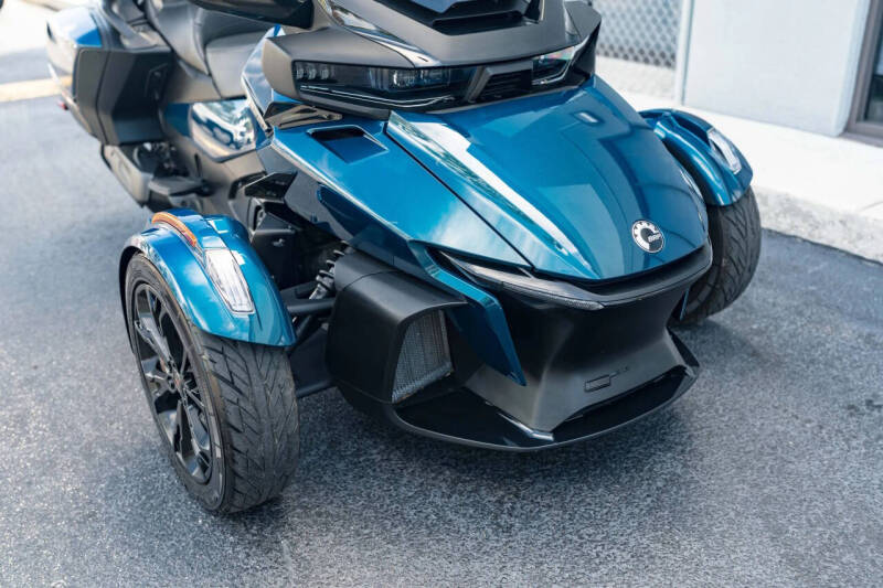 2022 Can-Am Spyder RT SE6