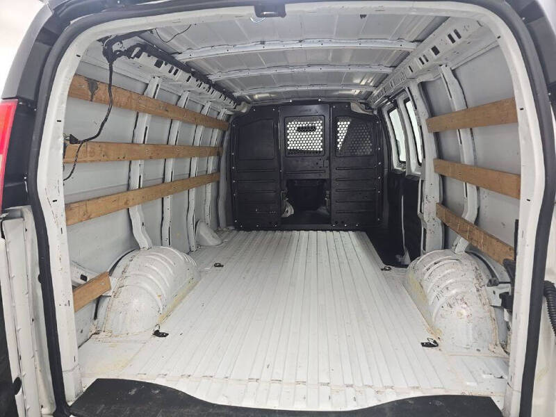 2020 GMC Savana Cargo Work Van - Photo 14