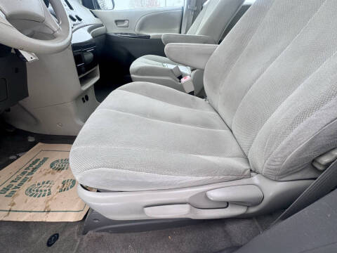 2013 Toyota Sienna L 7-Passenger