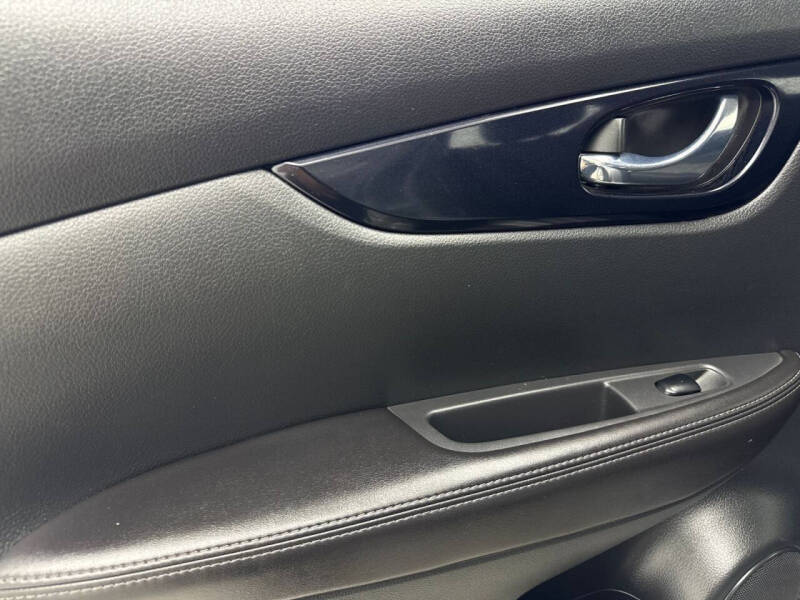 2017 Nissan Rogue Sport SV