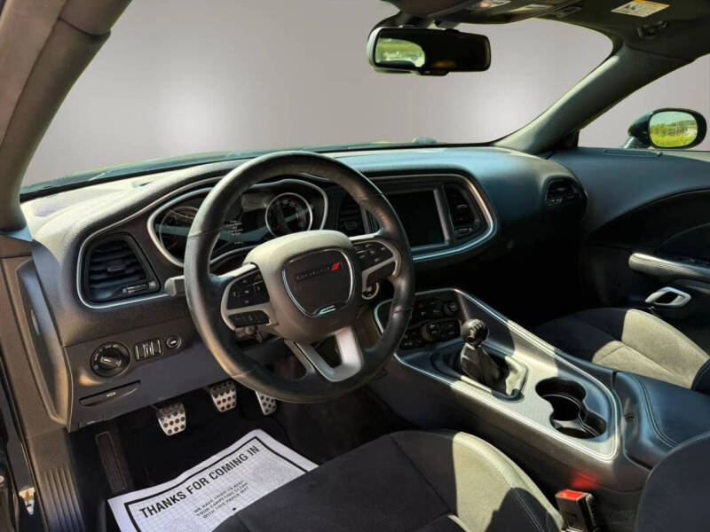 2016 Dodge Challenger 392 HEMI Scat Pack Shaker