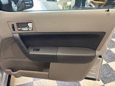 2008 Ford Focus SES