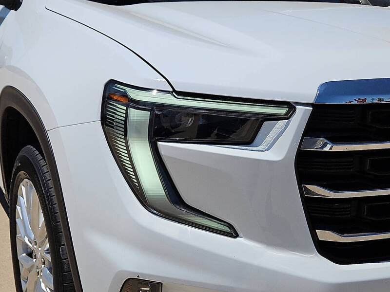 2024 GMC Acadia Elevation