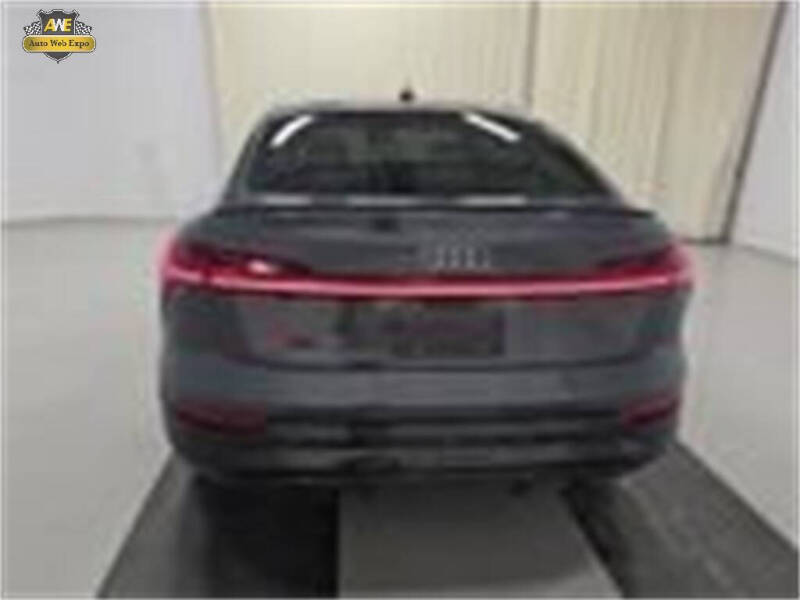 2024 Audi Q8 Sportback e-tron quattro Premium Plus S line