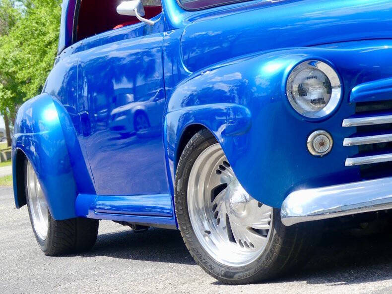 1948 Ford Super Deluxe