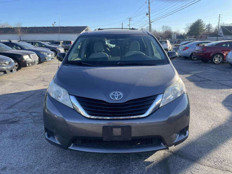 2012 Toyota Sienna for sale at speedy auto sales in Indianapolis IN