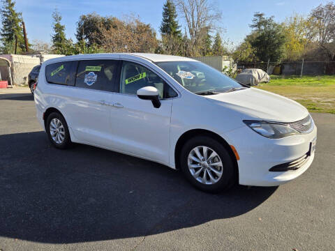 2017 Chrysler Pacifica Touring