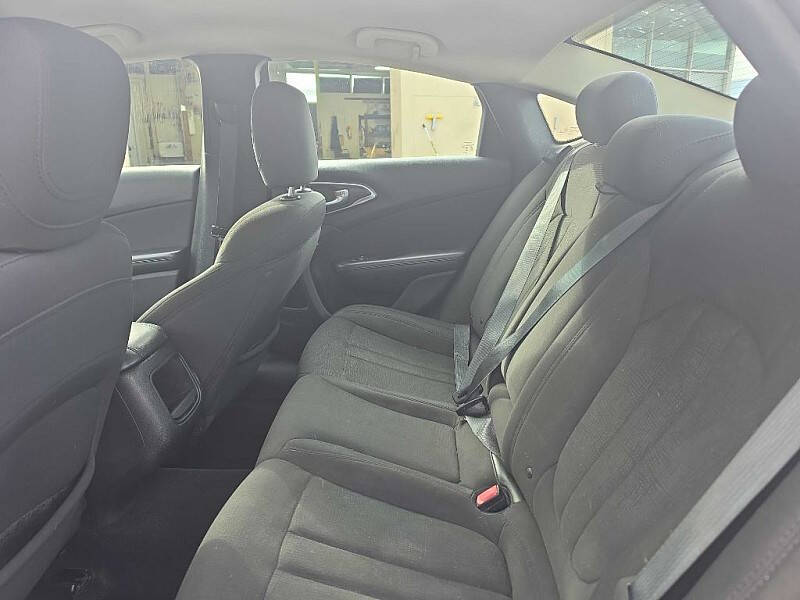 2017 Chrysler 200