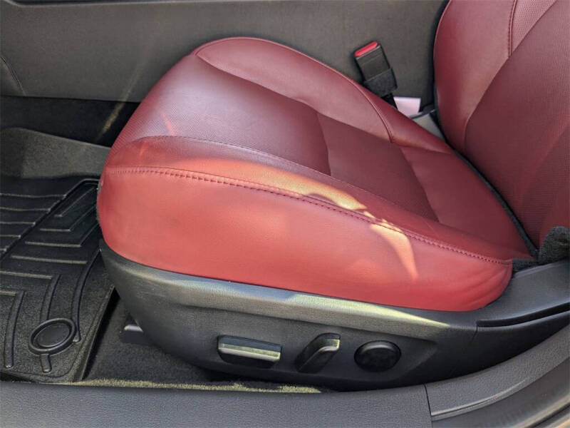 2024 Mazda Mazda3 Sedan 2.5 S Carbon Edition