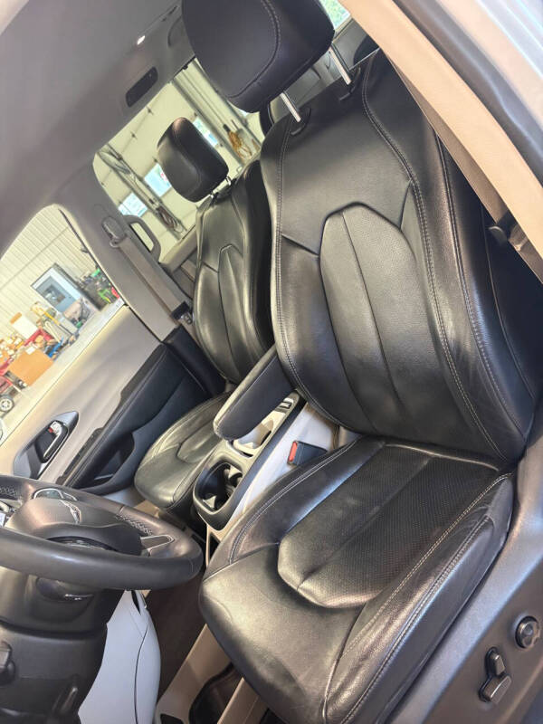 2022 Chrysler Pacifica Touring L