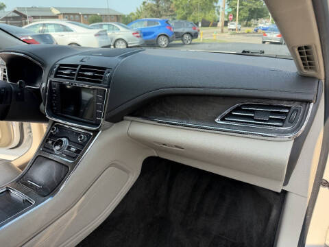 2017 Lincoln Continental Select