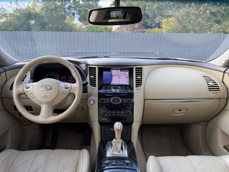 2011 Infiniti FX35
