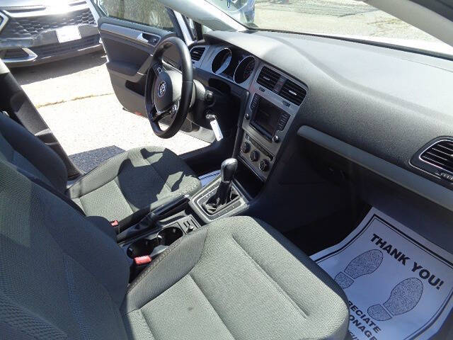 2016 Volkswagen Golf TSI SE