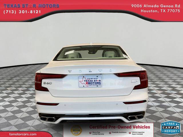 2022 Volvo S60 Recharge T8 R-Design Expression