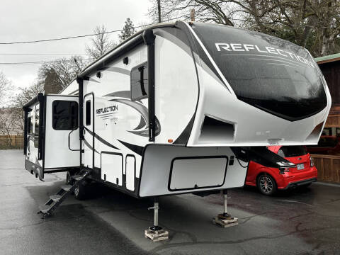 2021 Grand Design RV Reflection 303RLS / 32ft for sale at Jim Clarks Consignment Country - 5th Wheel Trailers in Grants Pass OR