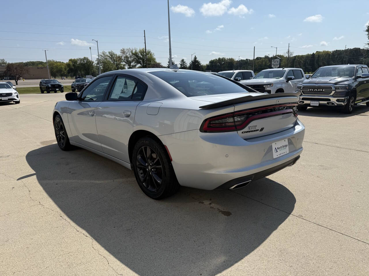 2020 Dodge Charger SXT AWD photo 2