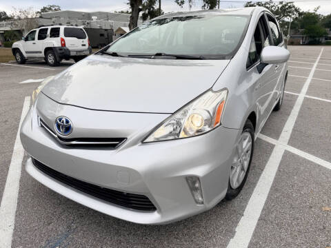 2014 Toyota Prius v Five