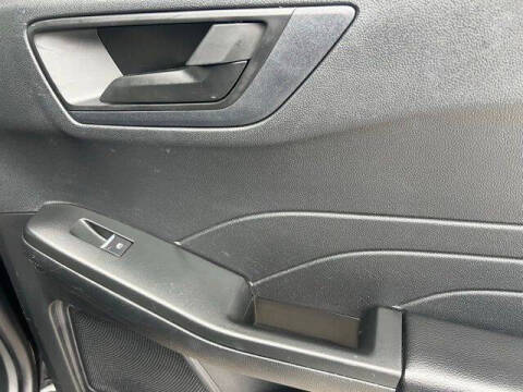 2022 Ford Escape Hybrid SE