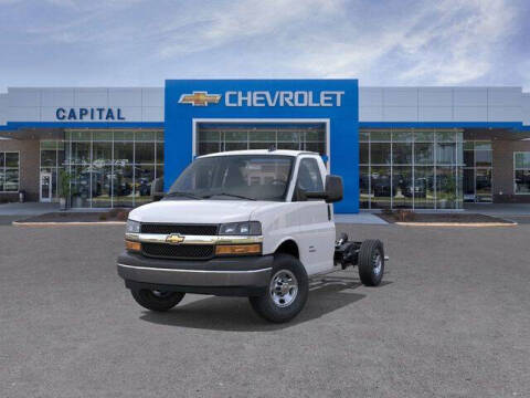 2025 Chevrolet Express 3500