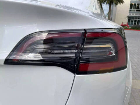 2021 Tesla Model 3 Standard Range Plus