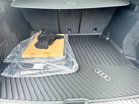 2025 Audi Q5 quattro Premium TFSI