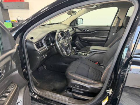 2017 GMC Acadia SLE-2
