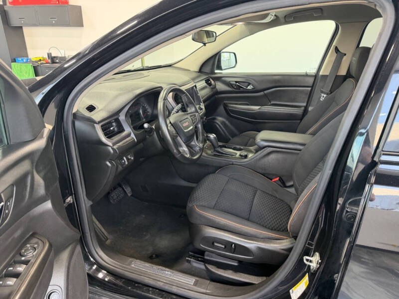 2017 GMC Acadia SLE-2