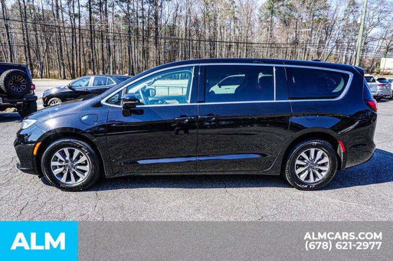 2024 Chrysler Pacifica Plug-In Hybrid Select