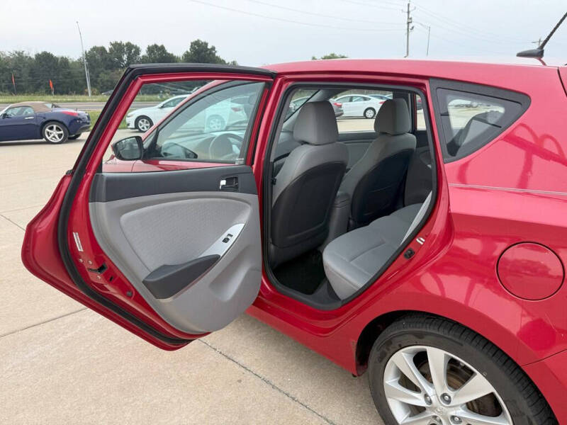 2014 Hyundai Accent SE