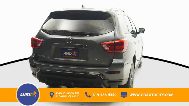 2020 Nissan Pathfinder SV