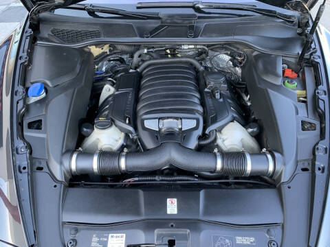 2014 Porsche Cayenne GTS