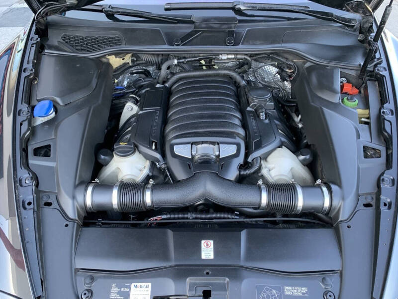 2014 Porsche Cayenne GTS
