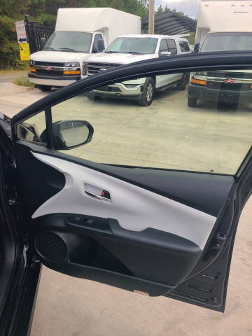 2022 Toyota Prius L Eco