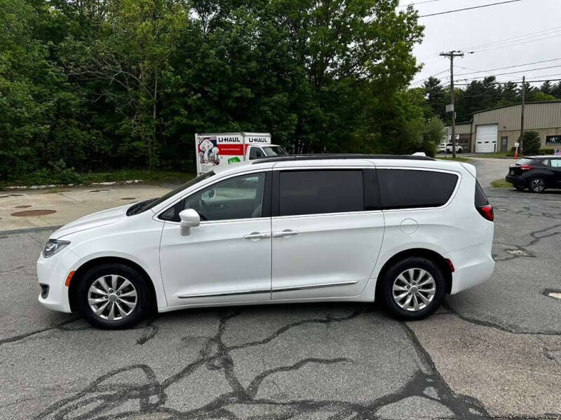 2017 Chrysler Pacifica Touring-L