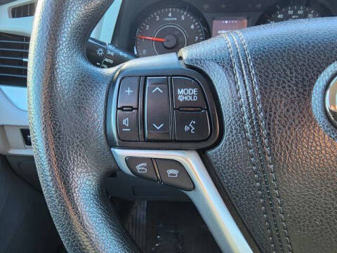 2017 Toyota Sienna LE 8-Passenger