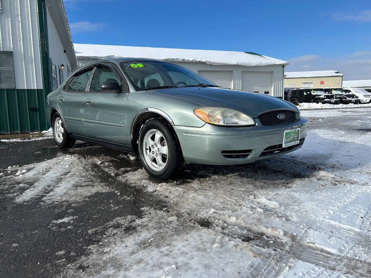 2005 Ford Taurus for sale at Upstate Auto Gallery in Westmoreland, NY