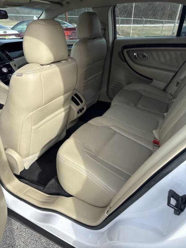 2017 Ford Taurus Limited